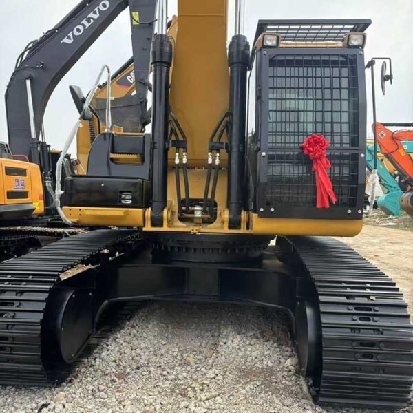 330D2L-Side-Angle-2 Used-Chinese-Mini-Excavator-330D2L