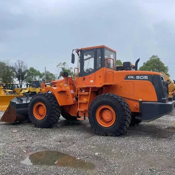 Used-Bulldozer-For-Sale-Doosan-DL505