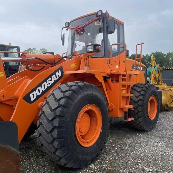 Used-Bulldozer-For-Sale-Doosan-DL505