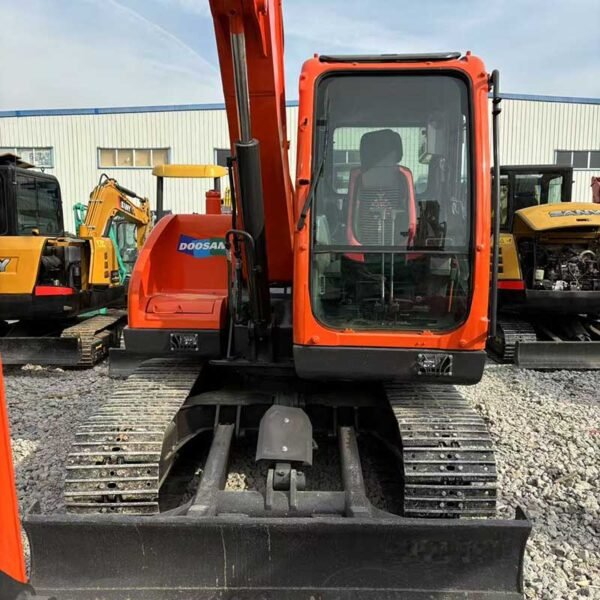 Doosan-Excavator-Dealer-DX75-Near