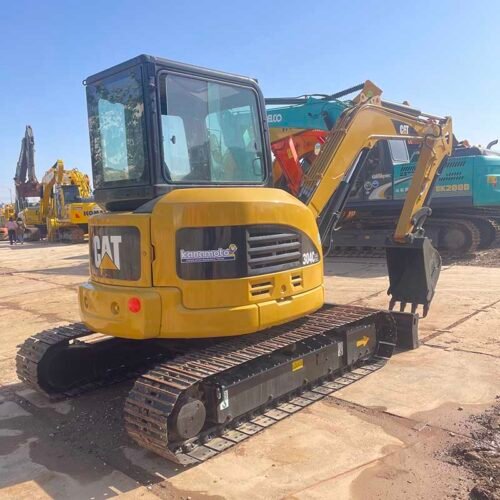 Excavator-Uses-CAT304CR-Specs