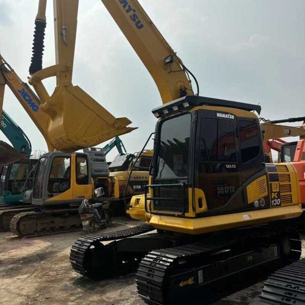 Digger-Post-Hole-Digger-Komatsu-PC130