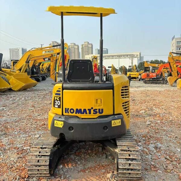 Mini-Used-Excavator-Komatsu-PC30MR3