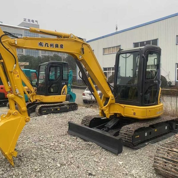 Komatsu-Bulldozer-PC40MR-2