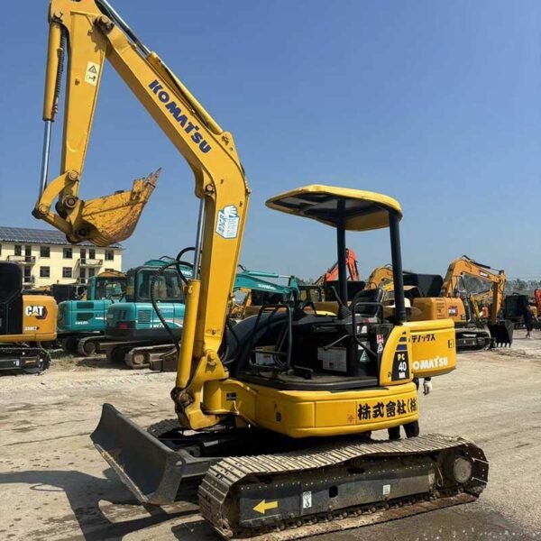 Used-Small-Excavator-Komatsu-PC40MR