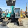Excavator-Kobelco-SK200D-Distributor