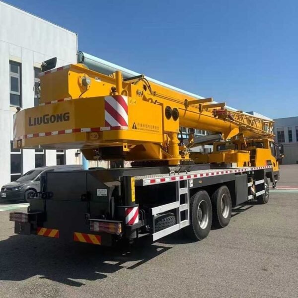 Straight-Arm-Crane-Rear-View-2 Cranes-For-Sale-Liugong-Straight-Arm